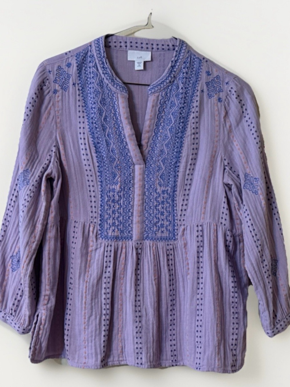 J Jill lavender cotton gauze V-neck embroidered front blouse